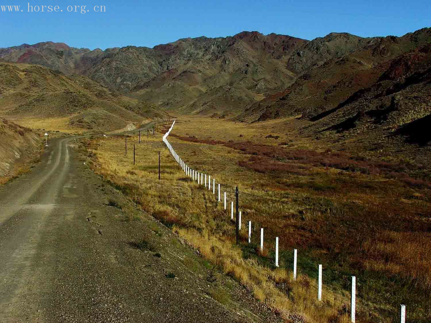 [贴图][原创]新疆漫游之阿拉山口口岸、中哈边境线、夏尔西里自然保护区