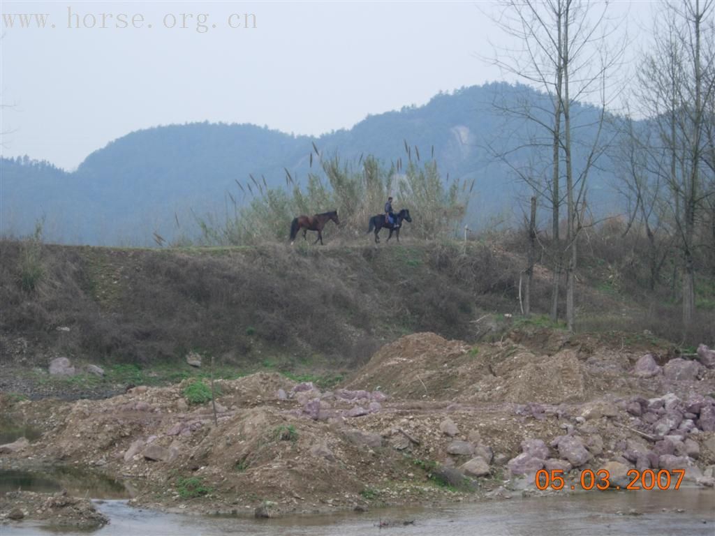 一鼎山庄马术俱乐部周围