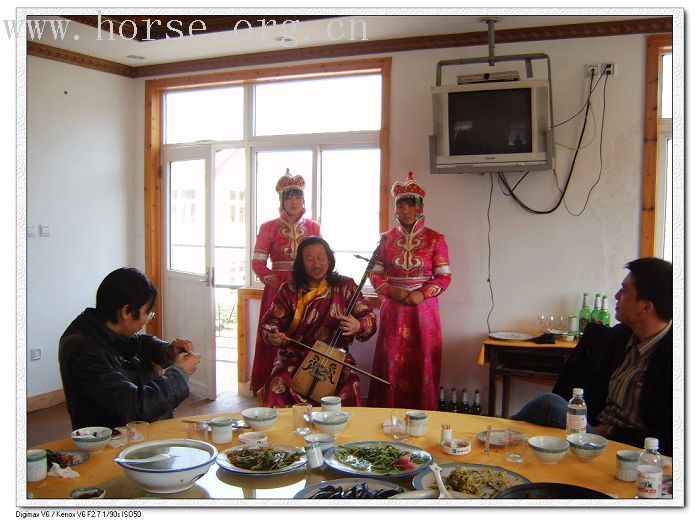 凤凰山庄的休息室里的装饰，很漂亮~我第一次去时候就想照下来