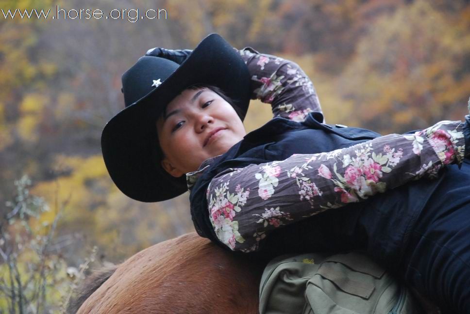 极品美女，如果有骑马的美女照片发几个看看先