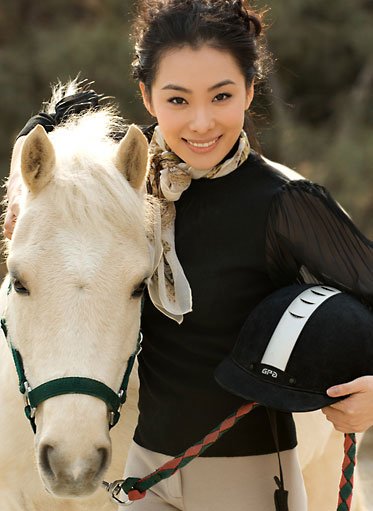 骏马 美女 帅哥及马文化