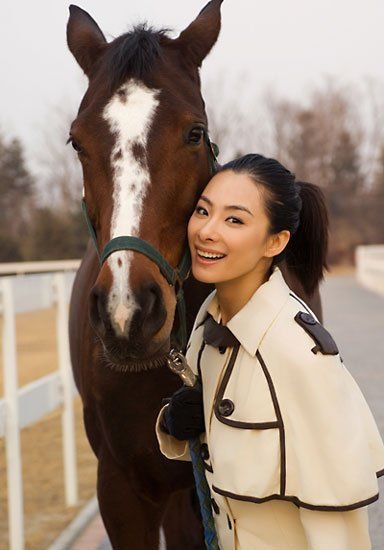 [贴图]骏马 美女 帅哥及马文化