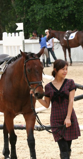 馬上看美女