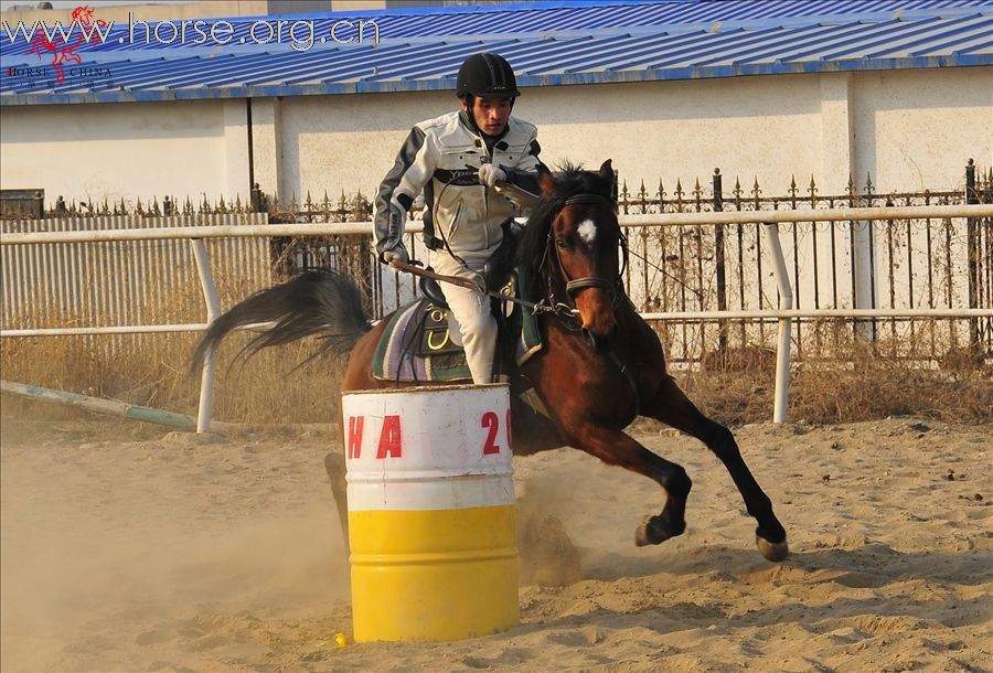 2011年2月27日西部巨人内部绕桶比赛