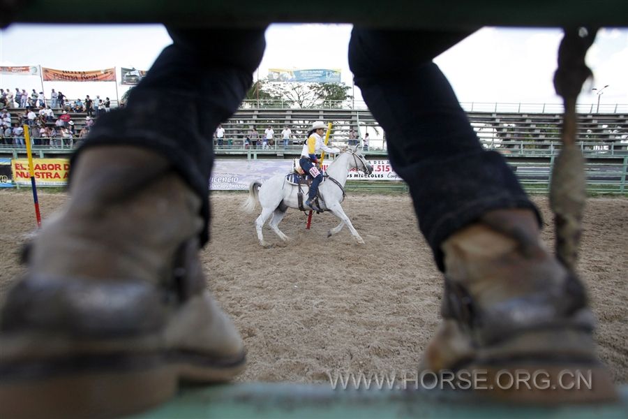 pb-120318-cowgirl-js-02.photoblog900.jpg