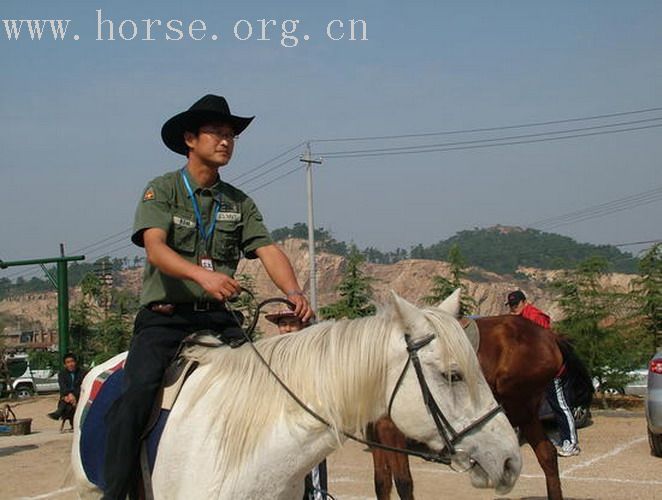 找赞助伙伴骑马逛中国带动国人马上运动风气,小赞助大义举谁才更真!