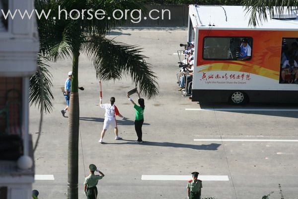 [分享]080508奥运圣火路过家门口