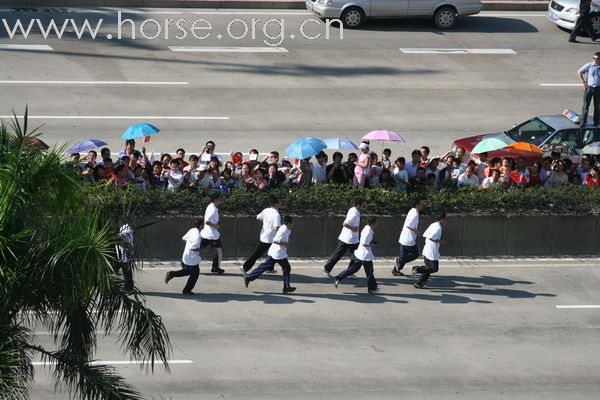 [分享]080508奥运圣火路过家门口