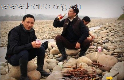 12月14日 马帮几个马友在河边 烧烤 @越障碍