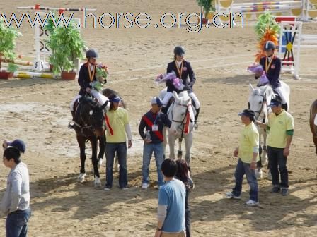 香港馬術代表隊勇奪南韓國際馬術場地障礙賽第二名