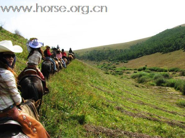 最新MM骑马照片!!!