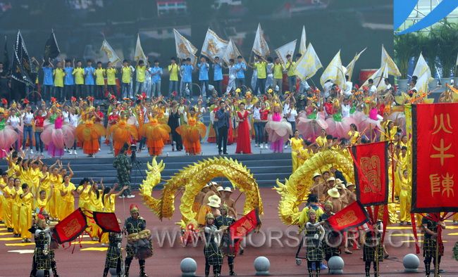 121013 中国马术节在温江隆重开幕 李豫龙 摄1.jpg